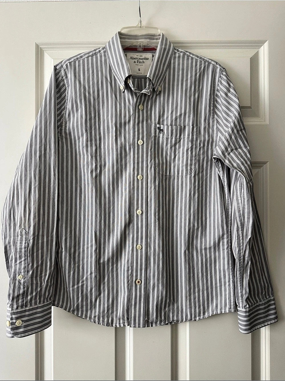 Abercrombie & Fitch MUSCLE Striped Button Down Cotton Shirt Size Small Like New